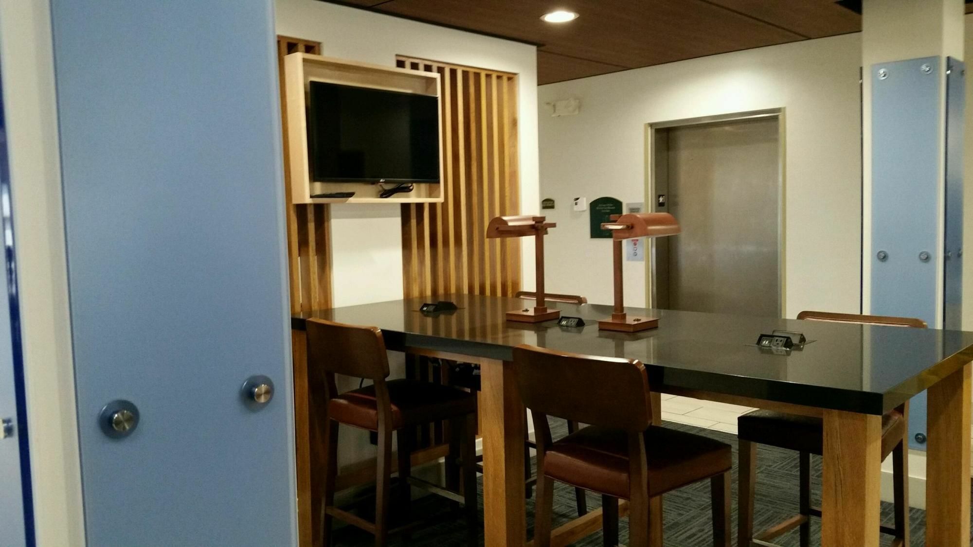 Holiday Inn Express Knoxville-Strawberry Plains By Ihg Εξωτερικό φωτογραφία